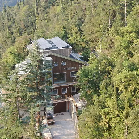 فندق مبيت وإفطار La Forestale Luxury Primo Piano أكوالاغنا