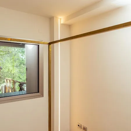 La Forestale Luxury Primo Piano فندق مبيت وإفطار أكوالاغنا