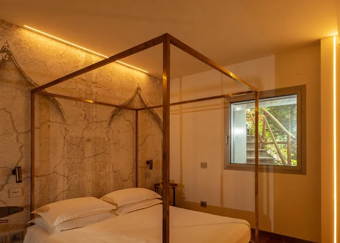 La Forestale Luxury Primo Piano Bed and Breakfast 4*